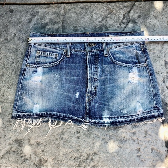 Chip & PEPPER Bare Baller Short Denim Mini Skirt Distressed Frayed Women - Picture 3 of 7